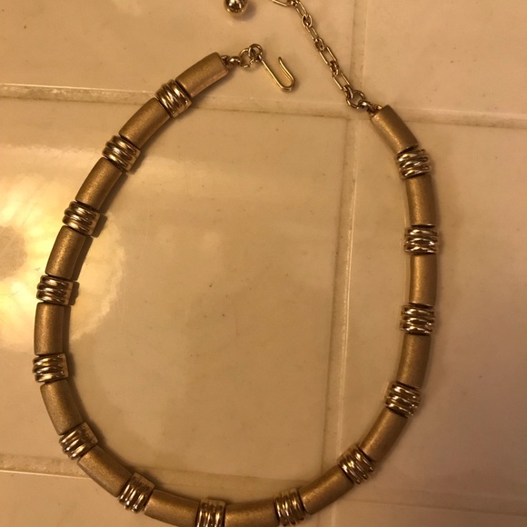 Vintage Trifari gold toned linked choker - Picture 4 of 6